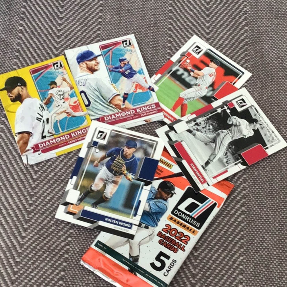 Donruss baseball trading cards including Kolton Wong 2022 cards excellent cond.